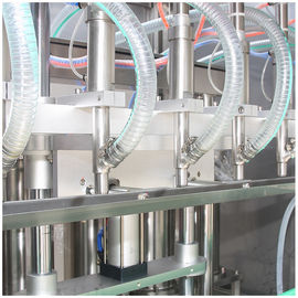 Macchine automatiche di riempimento di liquidi per l'industria farmaceutica