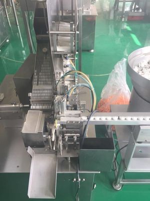 Macchina di riempimento di tubi per compresse effervescenti orizzontali completamente automatica